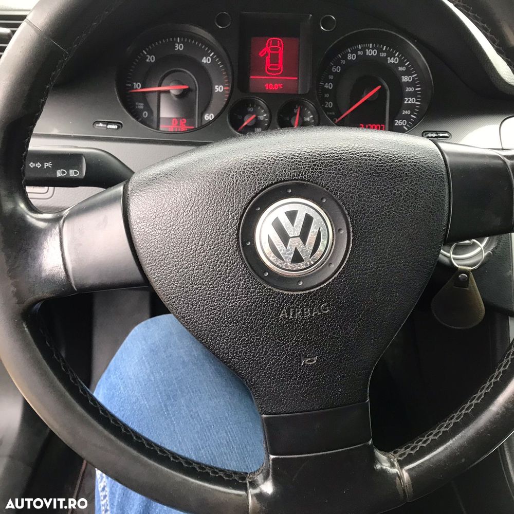 Volkswagen Passat 2.0 TDI Trendline - 15