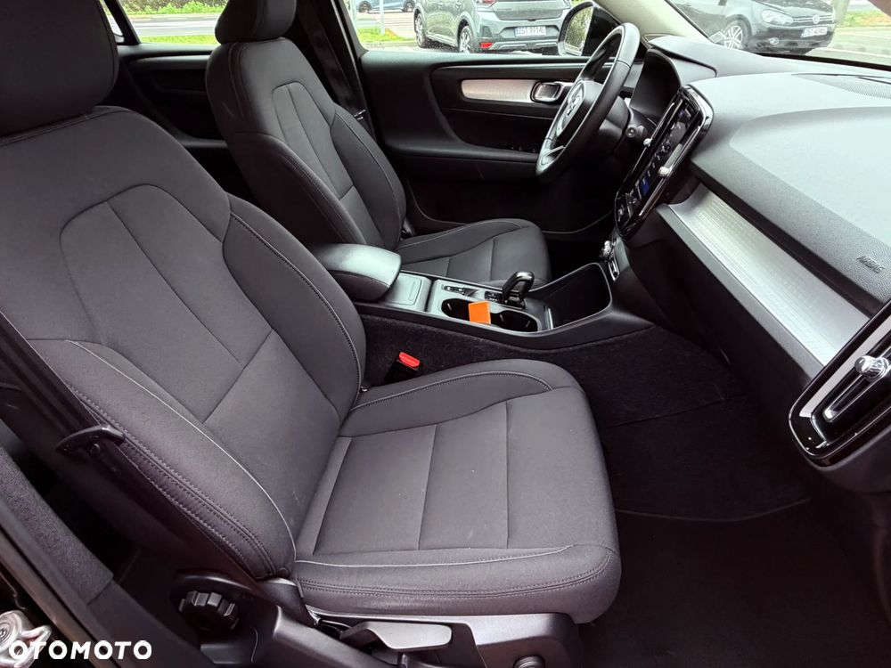 Volvo XC 40 B4 B AWD DKG Plus Bright - 28
