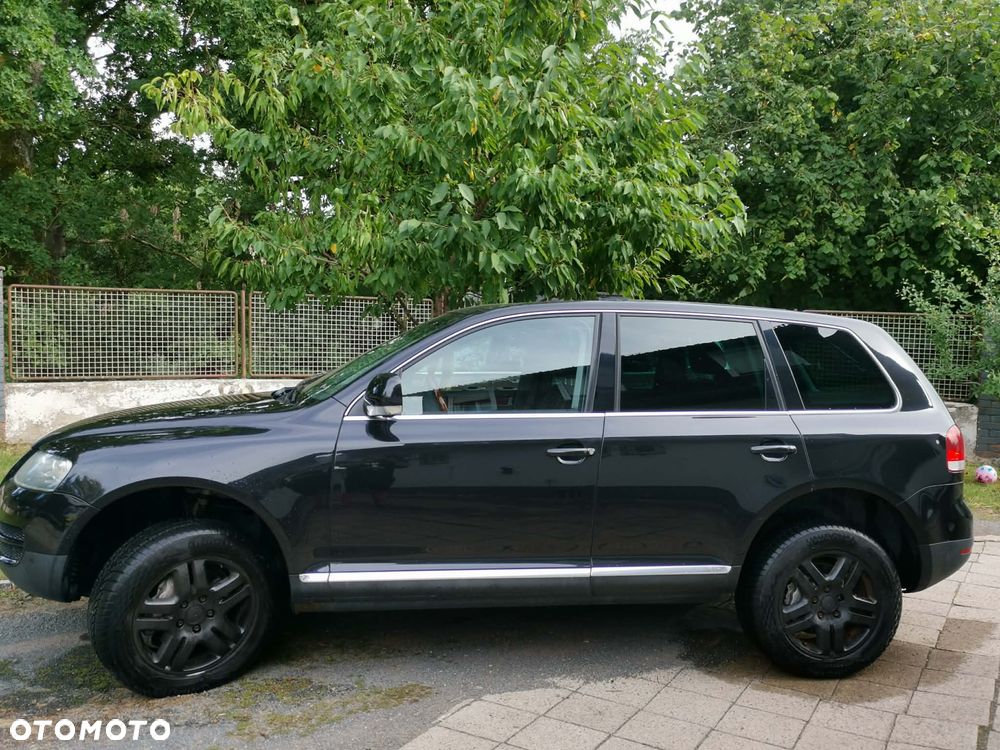 Volkswagen Touareg - 1