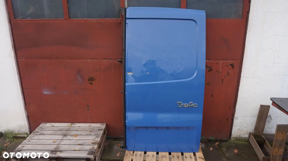 Renault Trafic II Opel Vivaro Nissan Primastar 2.0 DCI drzwi tylne prawe