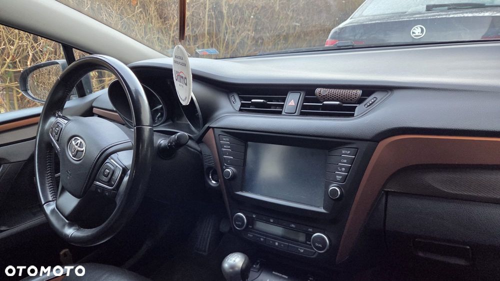 Toyota Avensis 1.8 Premium - 7