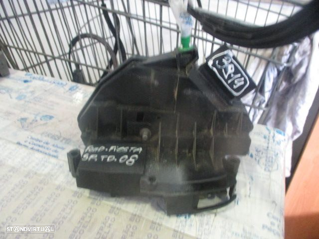 Fecho 8A6AA26412AC FORD FIESTA 2008 TD 4 Pinos - 3