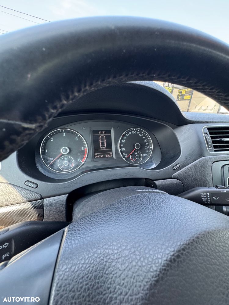 Volkswagen Jetta 1.6 TDI DPF Comfortline - 10