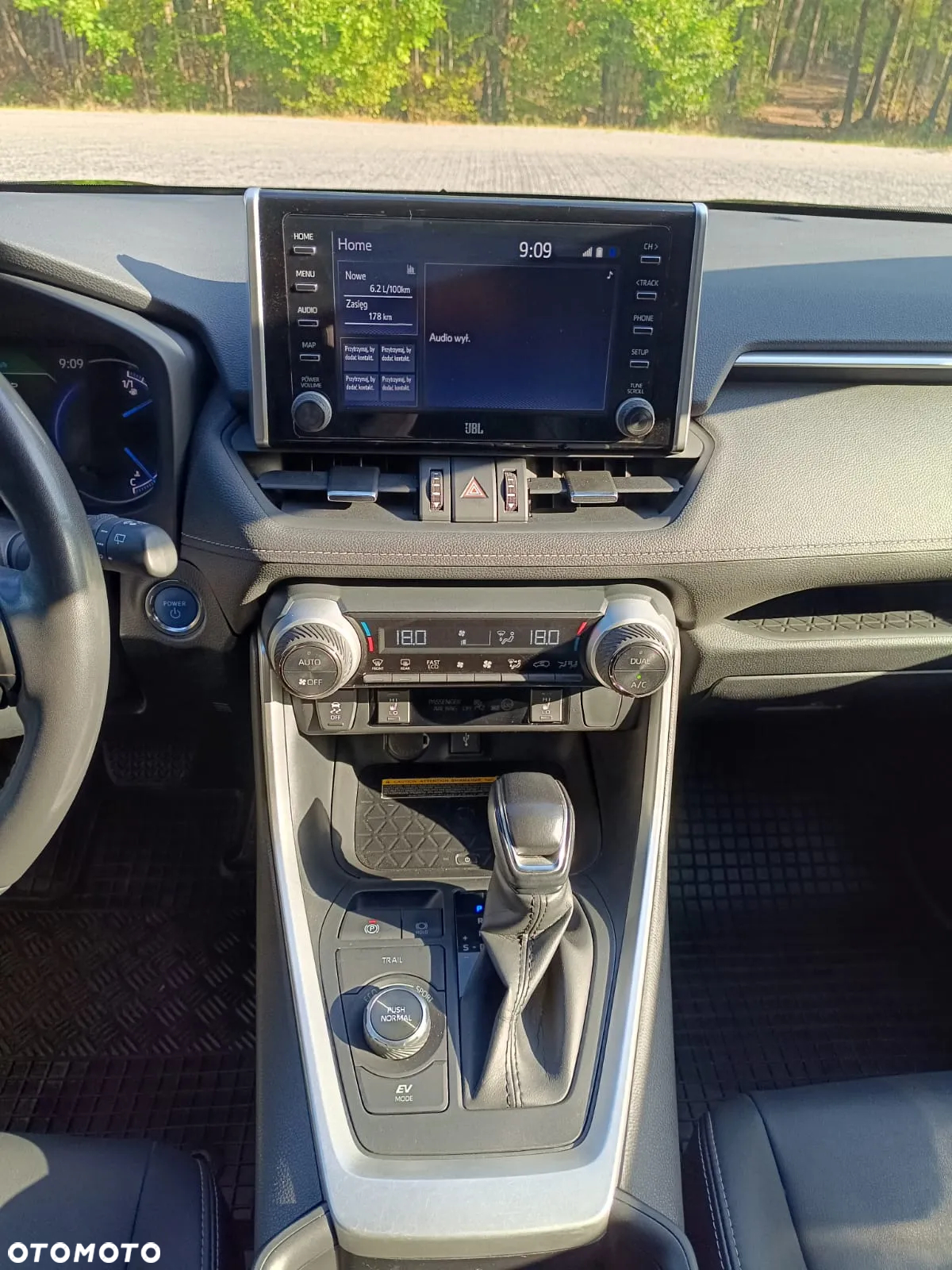 Toyota RAV4 2.5 Hybrid Black Edition by JBL 4x4 - 10