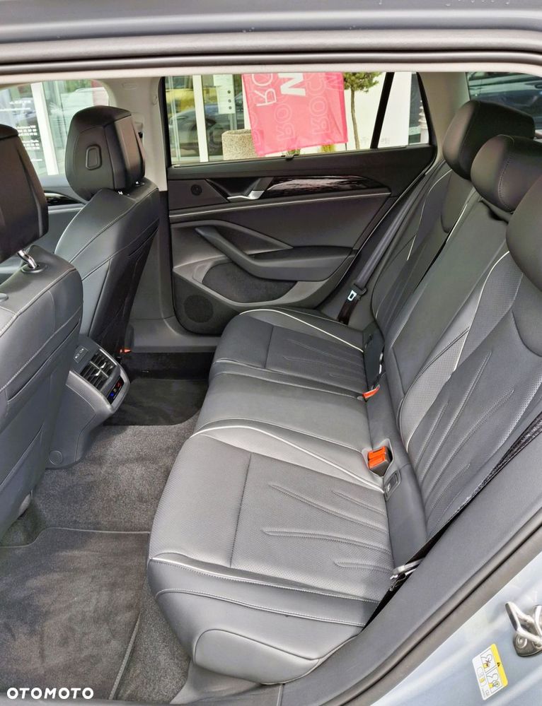 Volkswagen Passat - 14