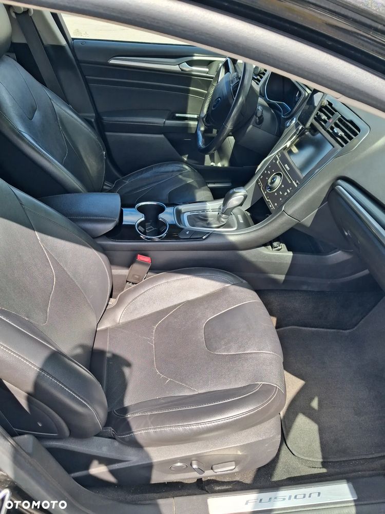 Ford Fusion - 15