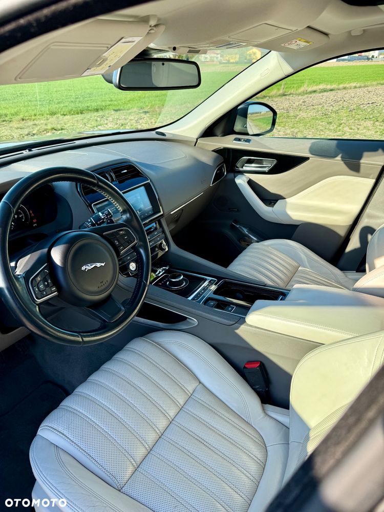 Jaguar F-Pace 20d AWD Pure - 32