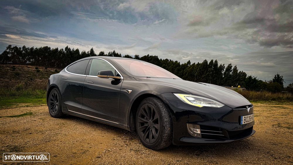 Tesla Model S - 2