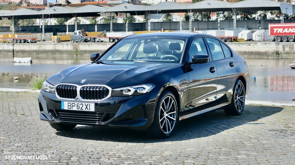 BMW 330 e Auto - 4