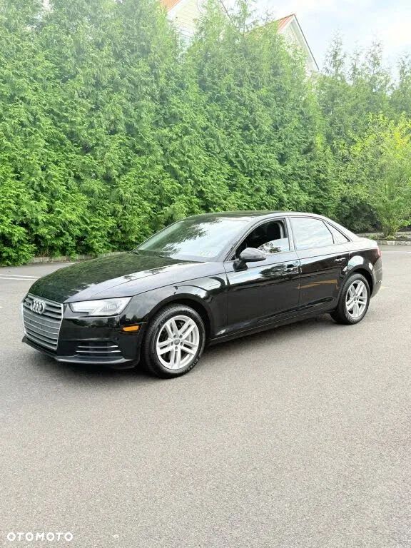 Audi A4 Limousine - 1