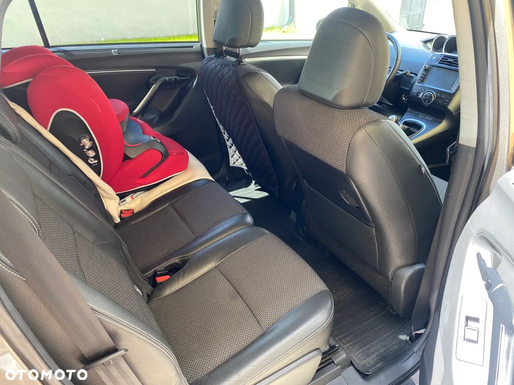 Toyota Verso 1.8 Prestige 7os - 6