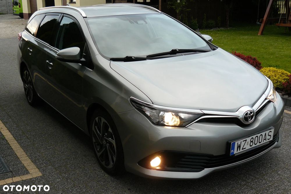 Toyota Auris 1.6 D-4D Design Edition - 3
