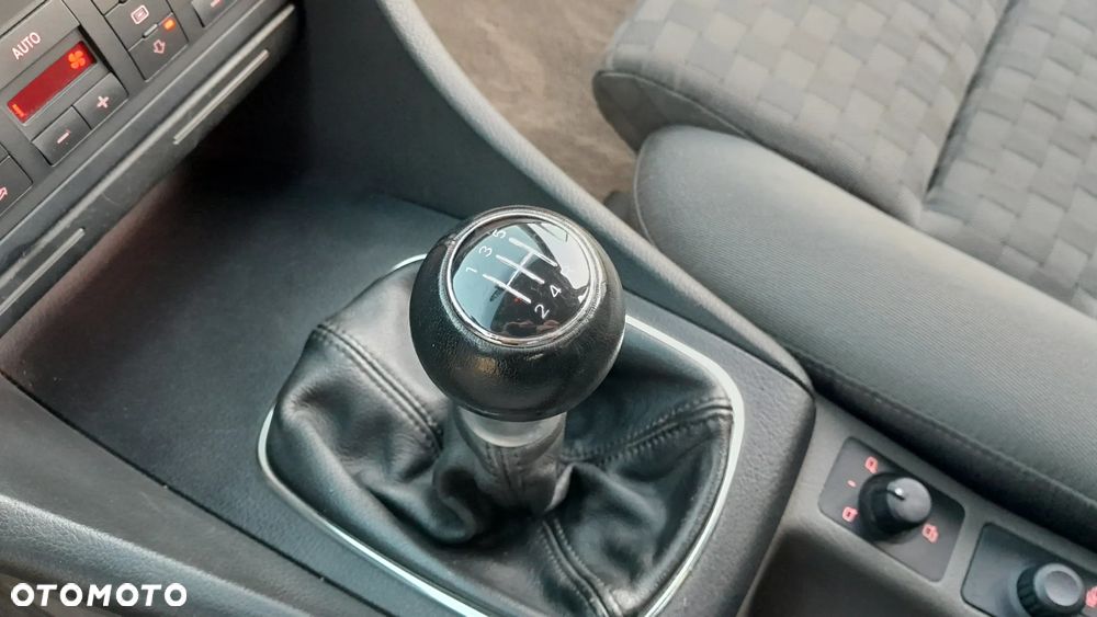 Audi A6 Limousine 2.4 - 21