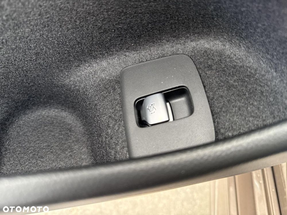 Mercedes-Benz Klasa E - 20