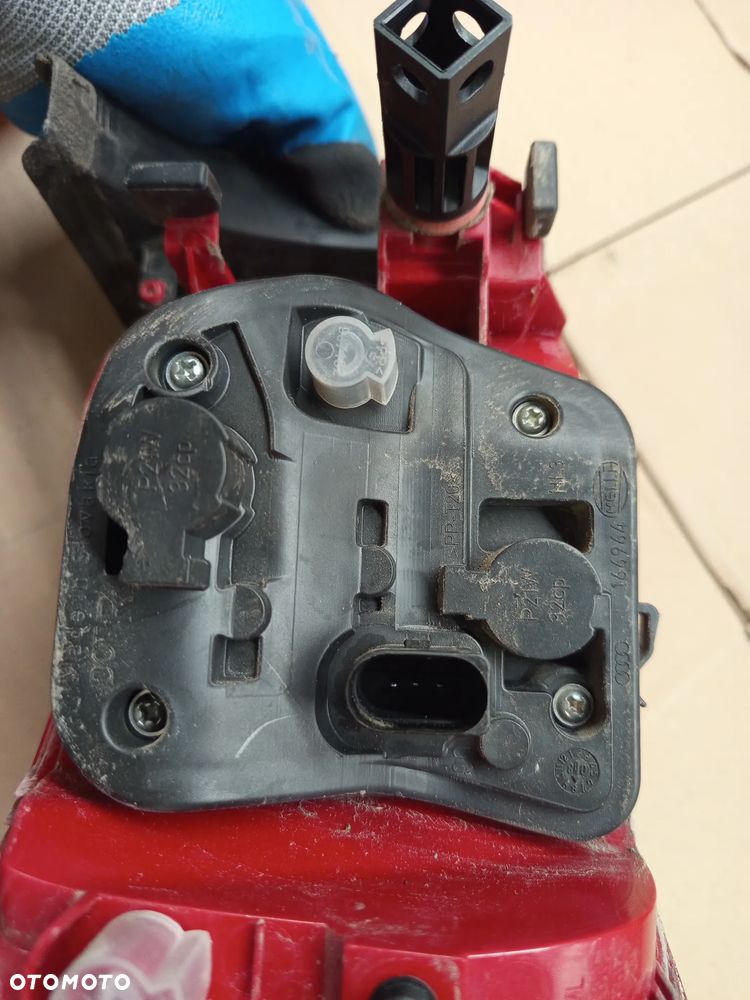 AUDI A4 B8 SEDAN 08-12 1.8 TFSI LAMPA PRAWA LEWA TYŁ TYLNA W BŁOTNIK - 9