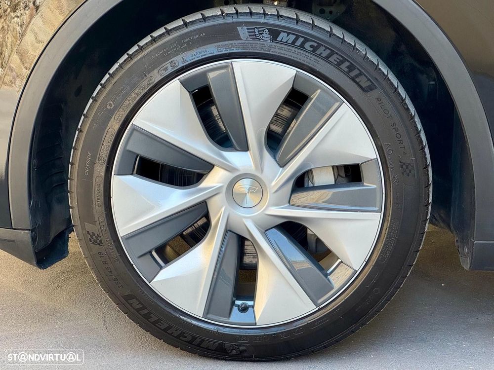 Tesla Model Y Standard - 7