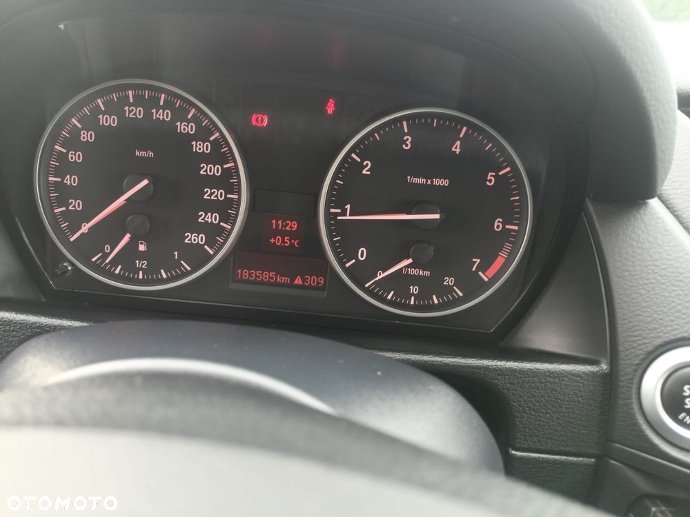 BMW X1 sDrive18i Sport Line - 27