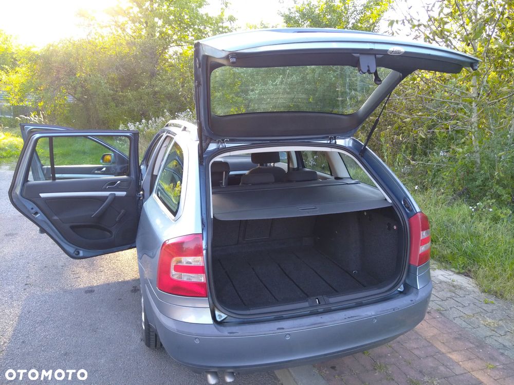 Skoda Octavia 2.0 TDI Elegance DSG - 5