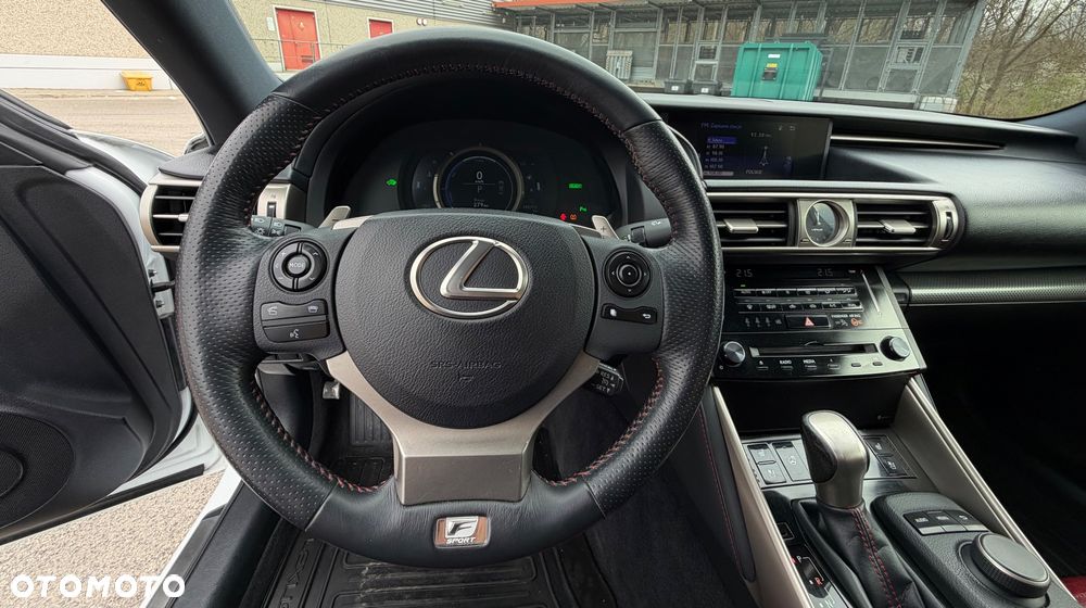 Lexus IS 300h F Sport - 6