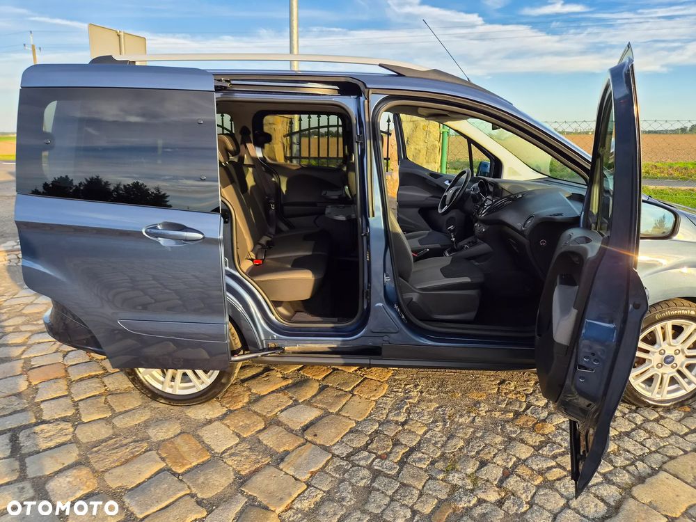 Ford Tourneo Courier 1.0 EcoBoost Titanium - 28