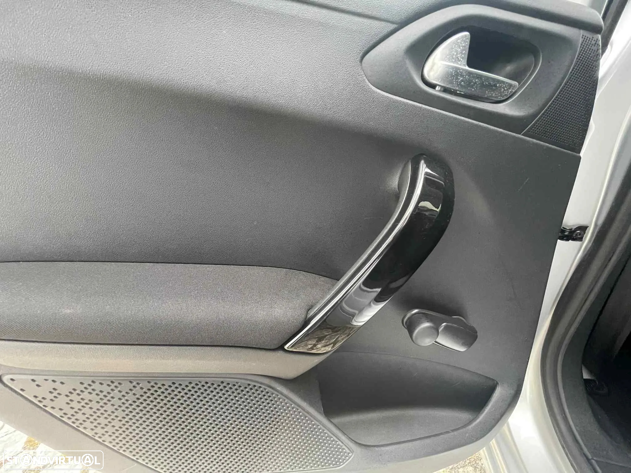 Peugeot 208 1.2 PureTech Style - 29