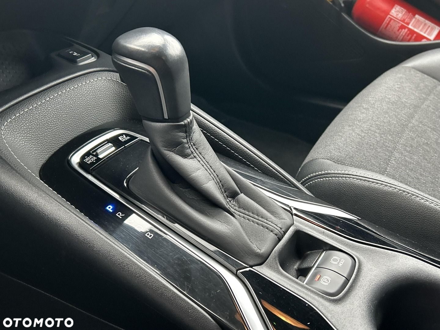 Toyota Corolla 1.8 Hybrid Comfort - 16