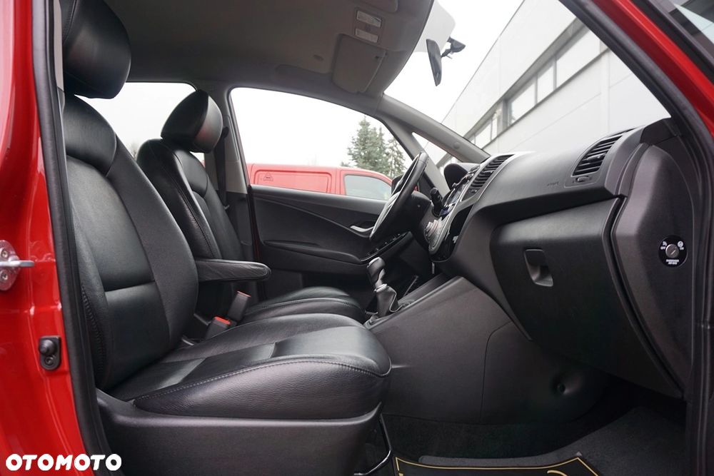 Hyundai ix20 1.4 Premium blue - 32