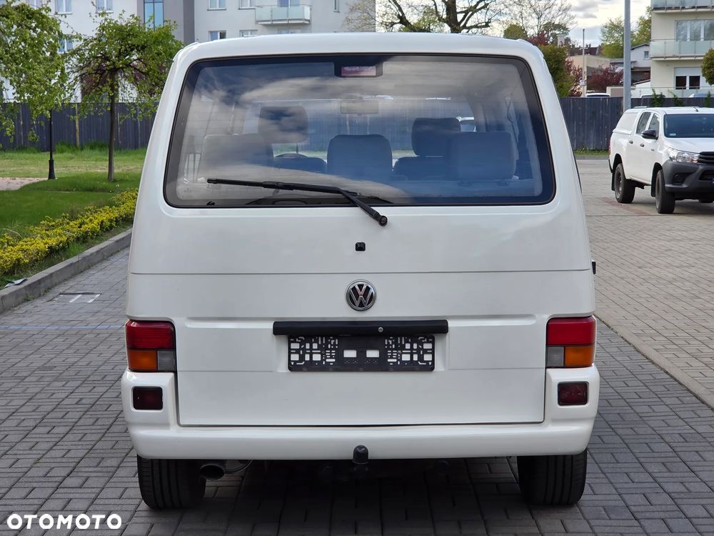 Volkswagen Caravelle - 3