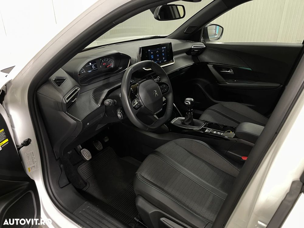 Peugeot 2008 1.2 L PureTech STT Allure - 6