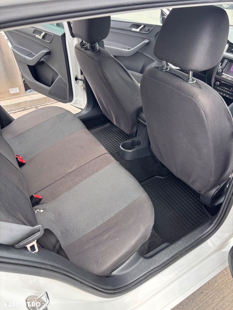 Skoda RAPID 1.6 TDI Ambition - 20
