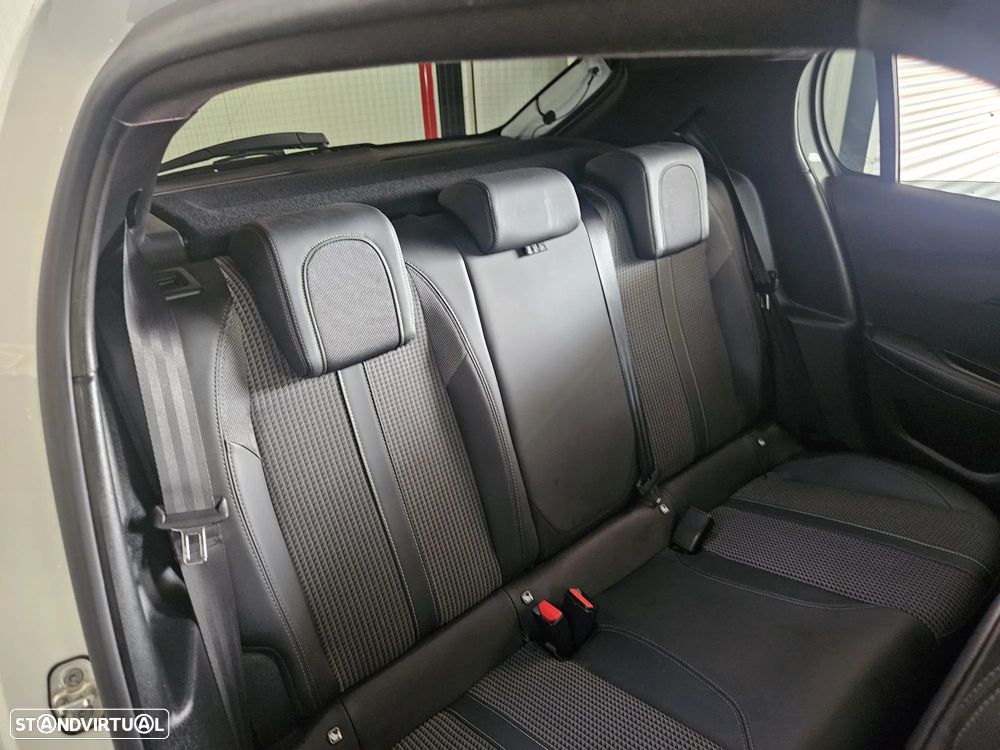 Peugeot 208 1.5 BlueHDi GT - 29