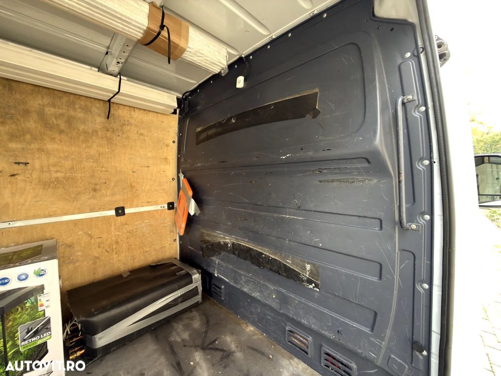 Mercedes-Benz Sprinter - 24