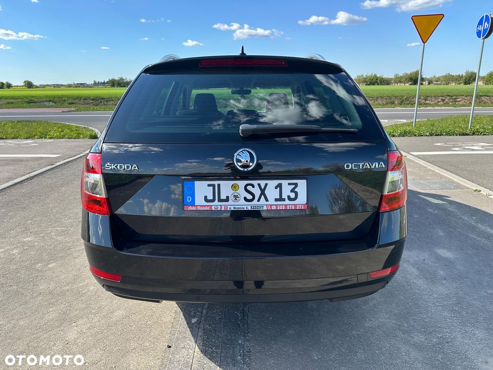Skoda Octavia 2.0 TDI DSG Ambition - 24
