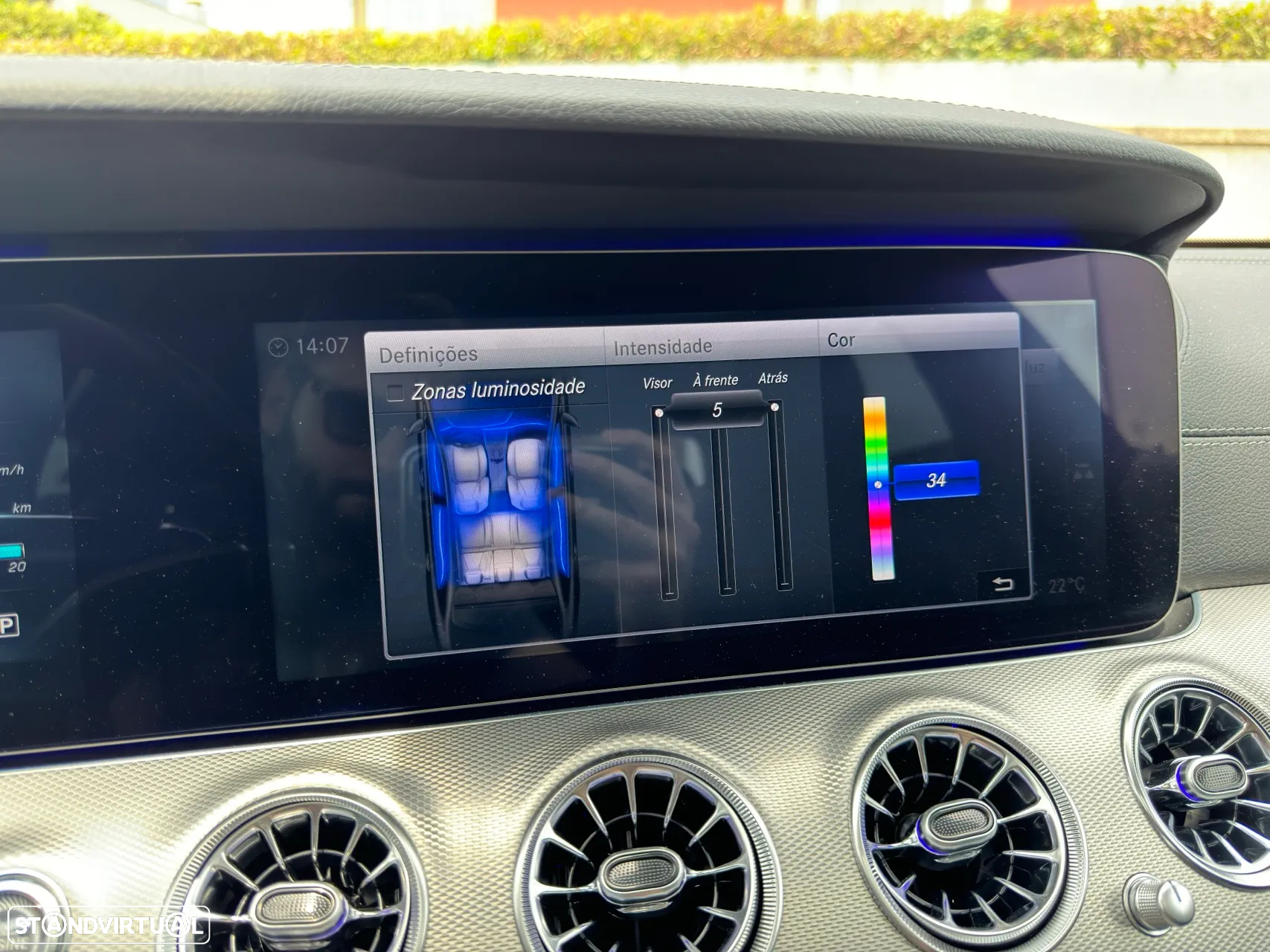 Mercedes-Benz E 220 d 9G-TRONIC AMG Line - 51