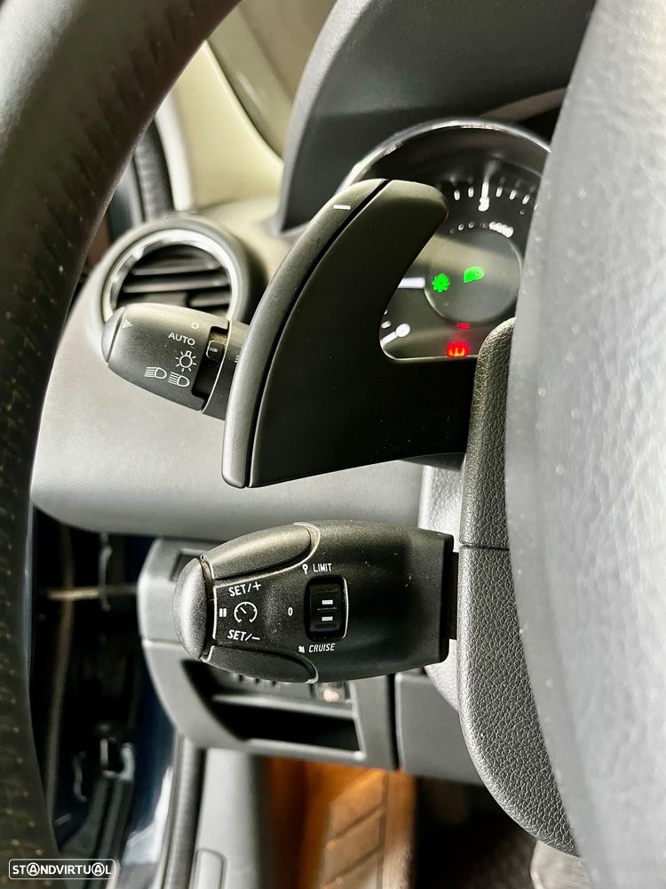 Peugeot 3008 1.6 e-HDi Allure 2-Tronic - 22
