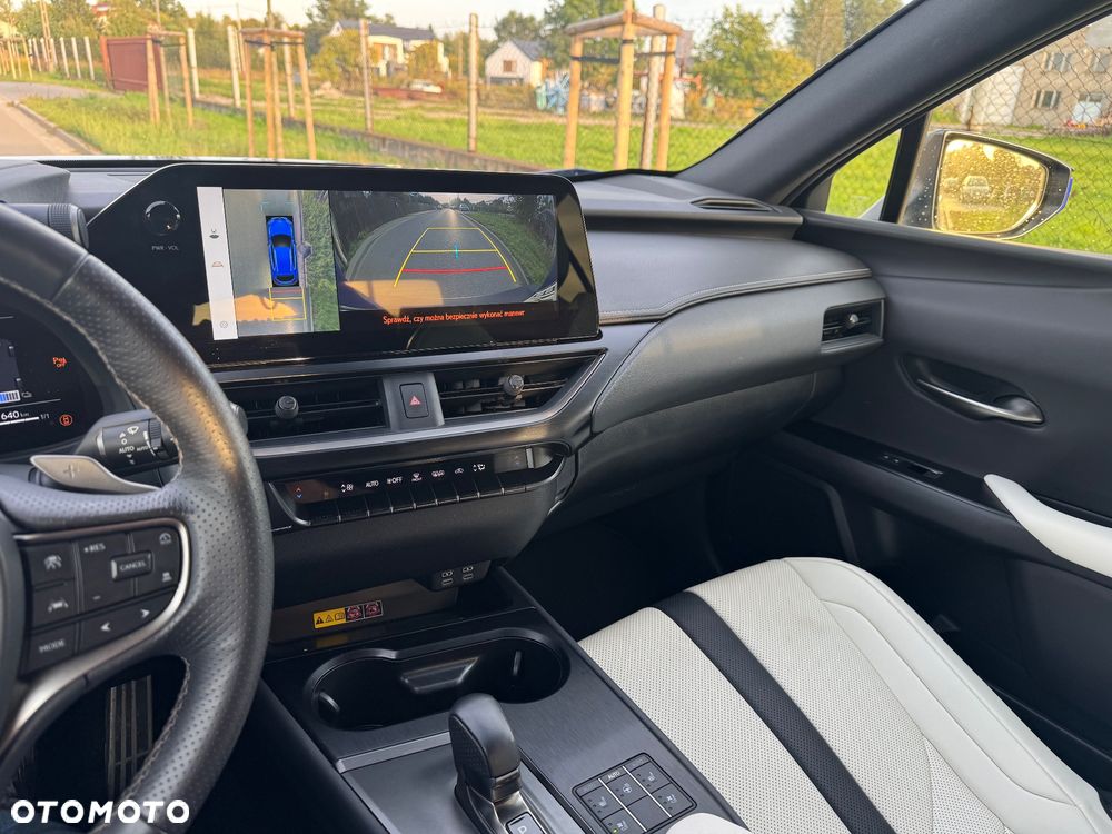 Lexus UX 300h F Sport - 20
