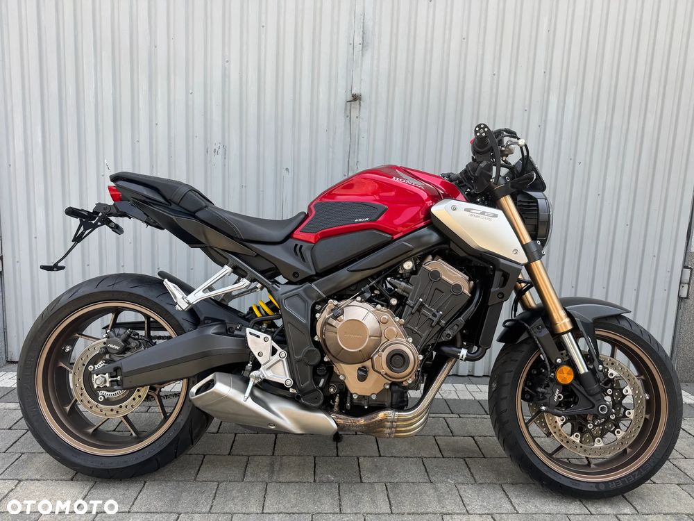 Honda CB - 1