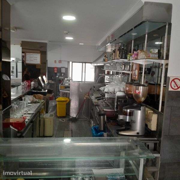 Imovel  no seixal, com dois pisos a funcionar como restaurante - Grande imagem: 5/12