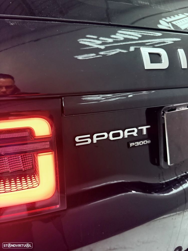 Land Rover Discovery Sport P300e R-Dynamic HSE - 23