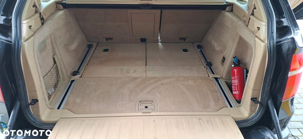 BMW X5 4.8i - 10