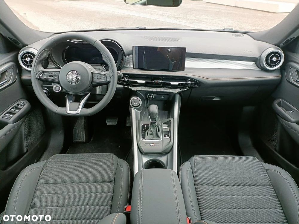 Alfa Romeo Tonale 1.5 T4 GSE mHEV TI DCT - 16