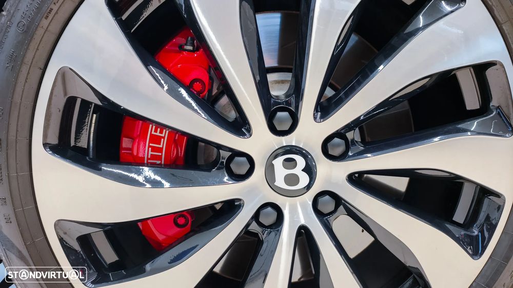 Bentley Flying Spur Hybrid - 10