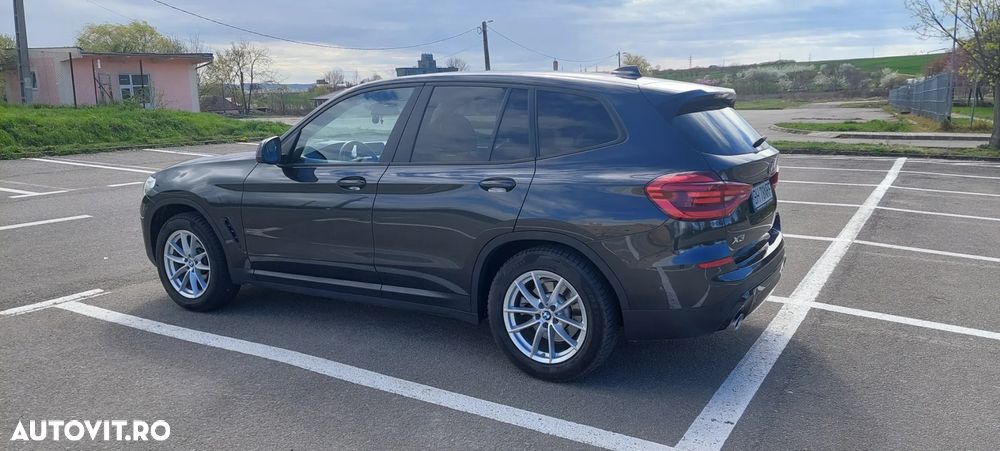 BMW X3 xDrive20i Aut. Advantage - 6