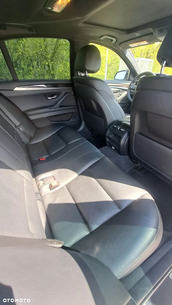 BMW Seria 5 528i - 14