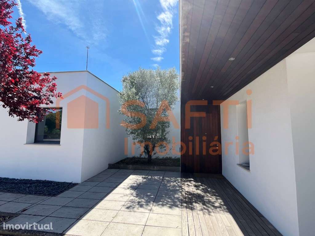 Moradia moderna térrea em Palmela, a menos de meia hora de Lisboa - Grande imagem: 2/36