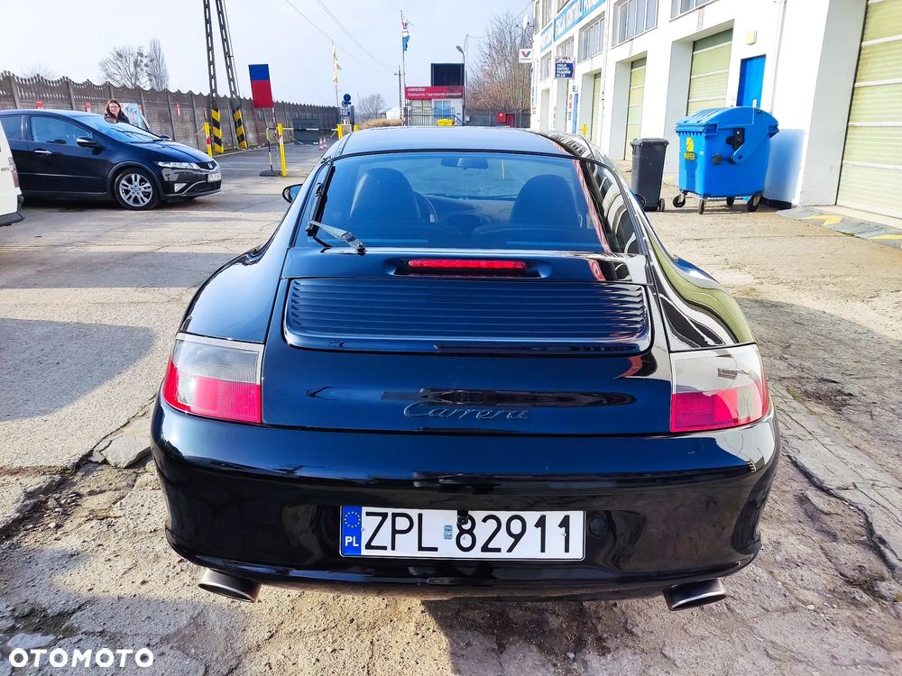 Porsche 911 Carrera - 14