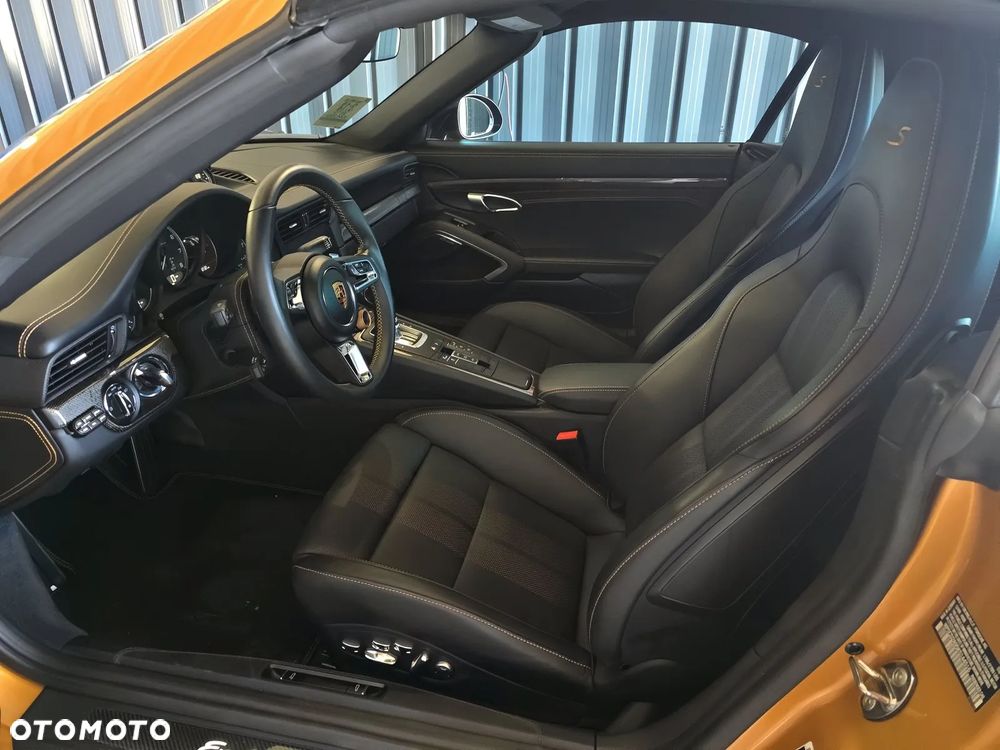 Porsche 911 Turbo S Cabrio - 7