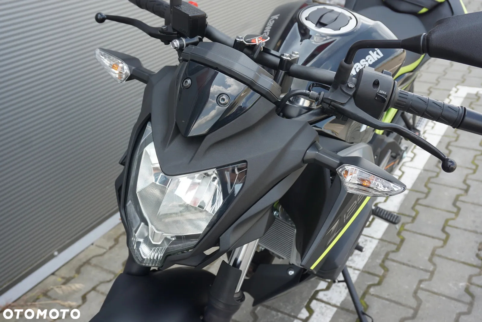 Kawasaki Z - 16