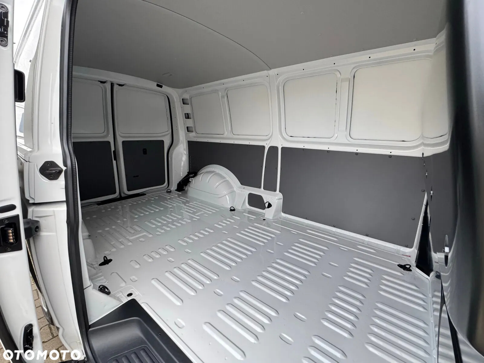 Volkswagen Transporter - 8