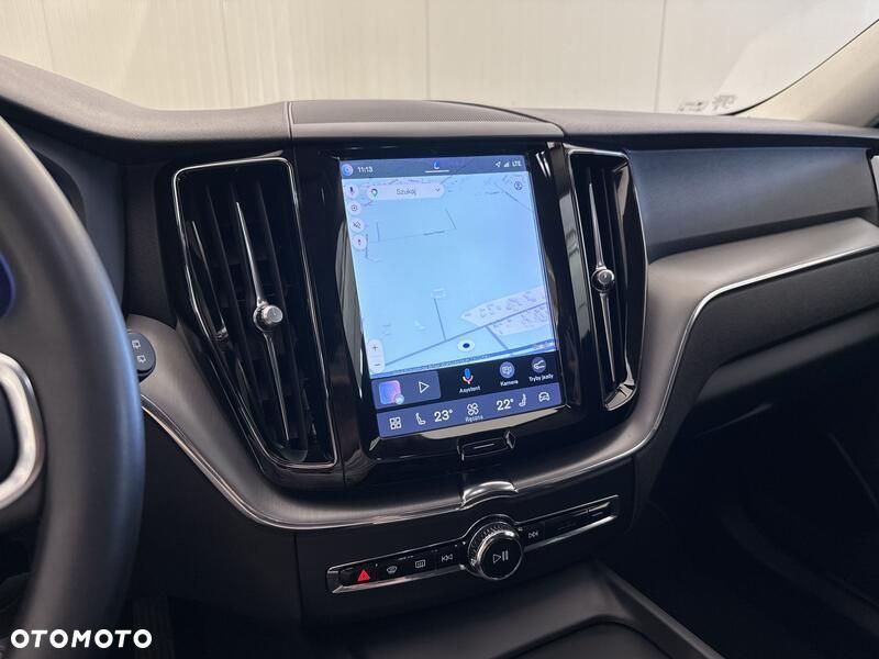 Volvo XC 60 B4 B Momentum Pro - 17
